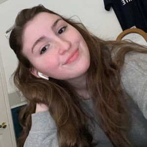 Meet your Posher, Lauren